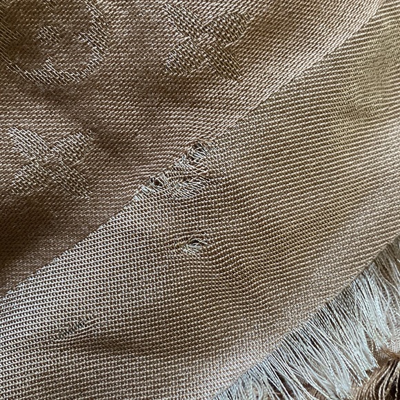 Louis Vuitton silk pashmina - Picture 7 of 7